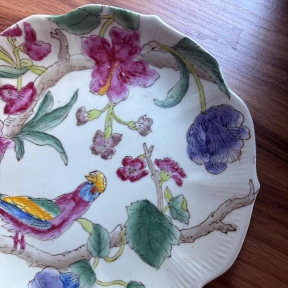 Vintage Fu Fat Porcelain Scalloped Hand Painted Accents Macau Bird Flowers Plate - Picture 4 of 7